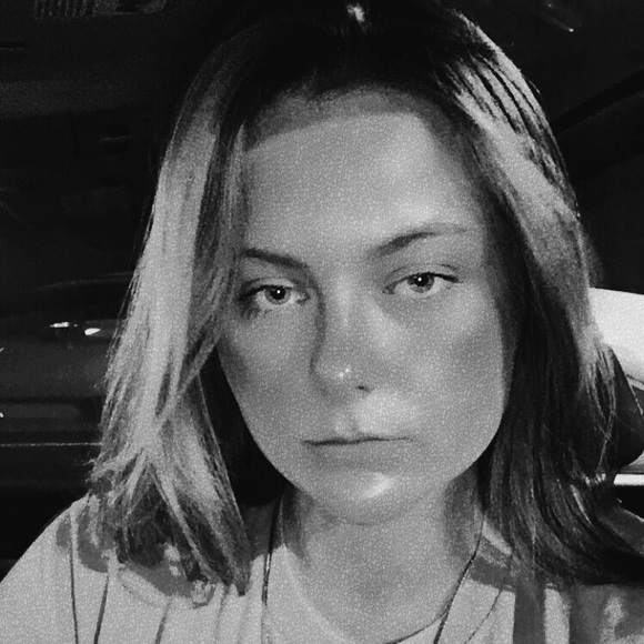 Meet your Posher, Leah - Picture 2 of 6